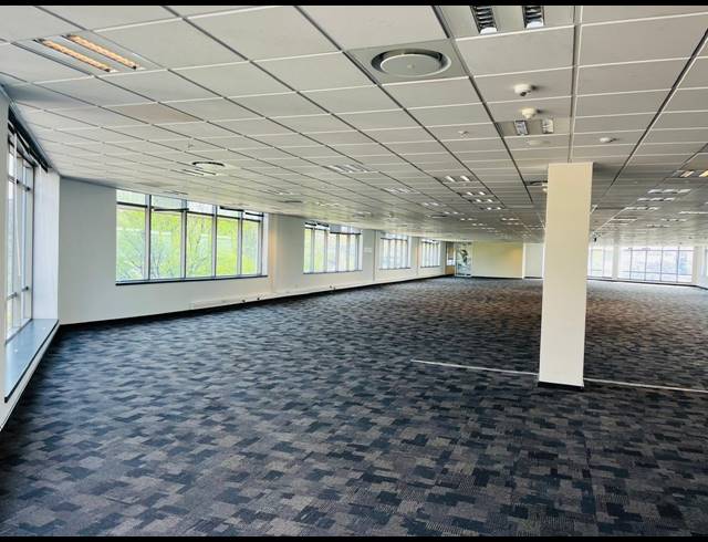 1,200M² OFFICE TO LET IN WATERFALL